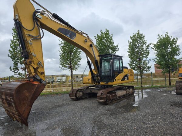 CAT 324 D