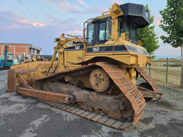 BULLDOZER D6R - Figura 3