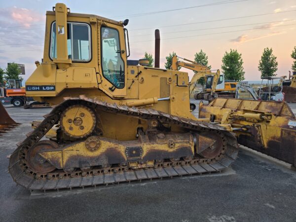 BULLDOZER - CAT D5 - Figura 4